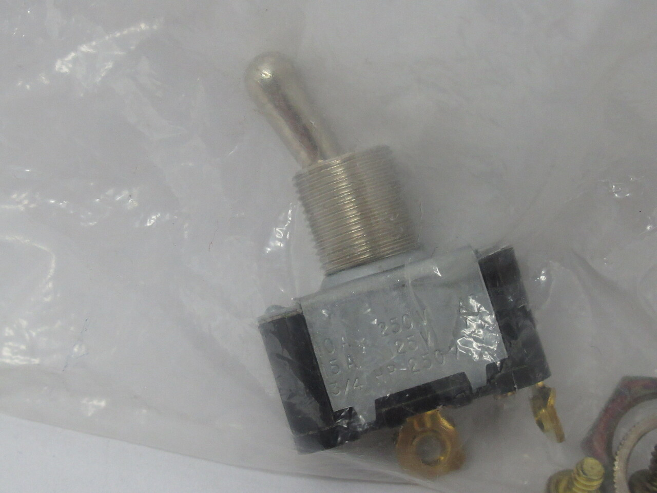 Cutler-Hammer 7501K13 Maintained Toggle Switch SPST 10A@250VAC 15A@125VAC NWB