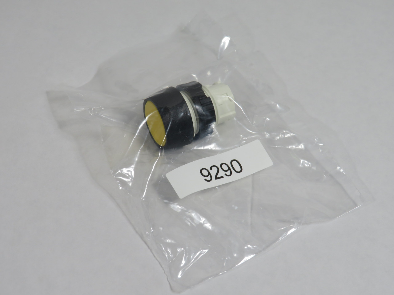 Festo 9290 T-22-GE Push Button Actuator 22.5mm Yellow Cap NWB