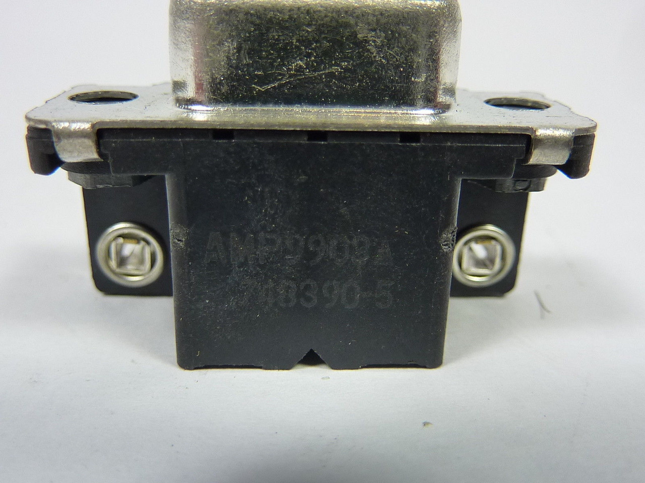 Amphenol 748390-5 D-Sub Connector 15-Pos USED