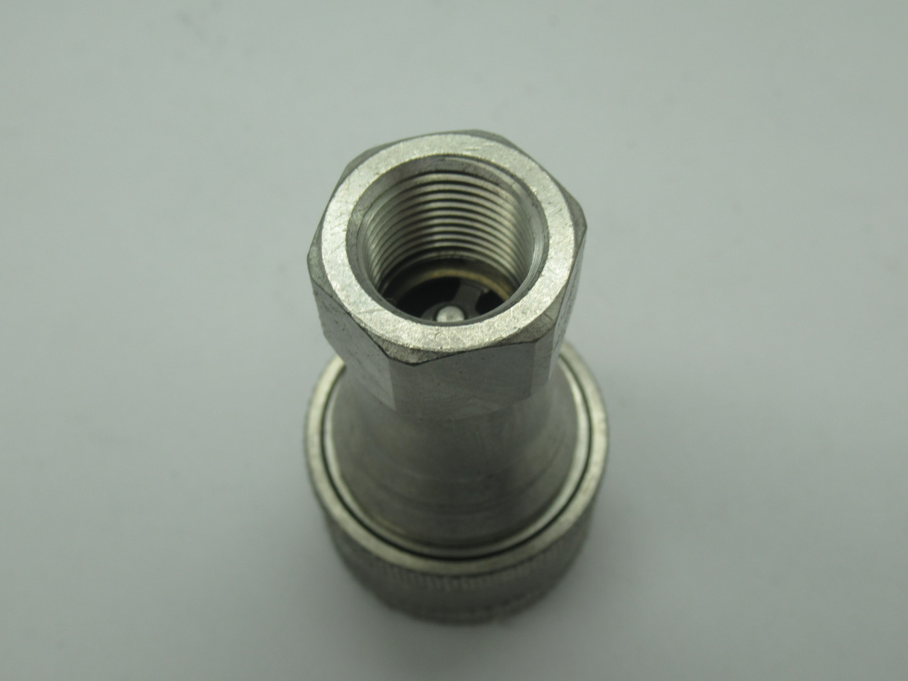 Dixon 3HF3-S Poppet Valve Female Threaded Coupler 3/8" 3500psi USED