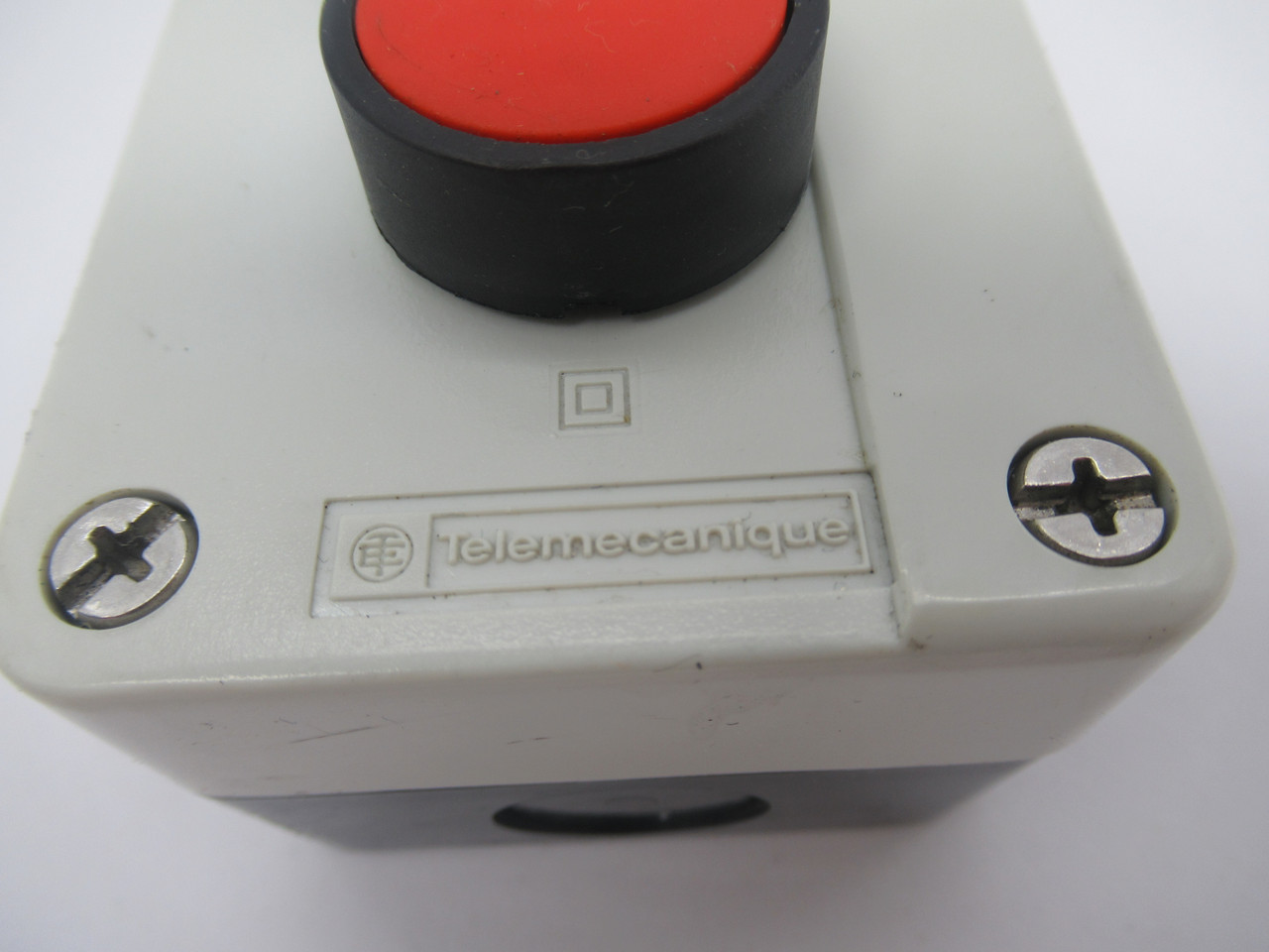Telemecanique XAL-B211H29 Push Button Enclosure 30mm Start & Stop USED