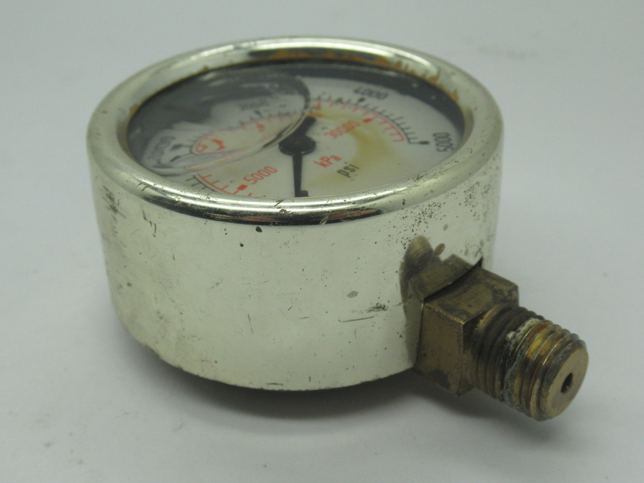 Wika 9692113 Liquid Filled Pressure Gauge 0-5000psi 2-1/2" Diam 1/4" NPT USED