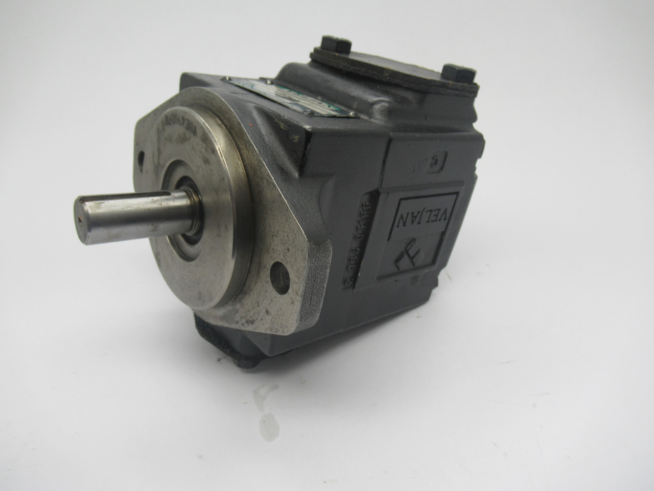 Veljan VT6CMB102R00C1 Single Vane Pump 4000 psi 275 bar 2800RPM 34.1cm3/rev USED