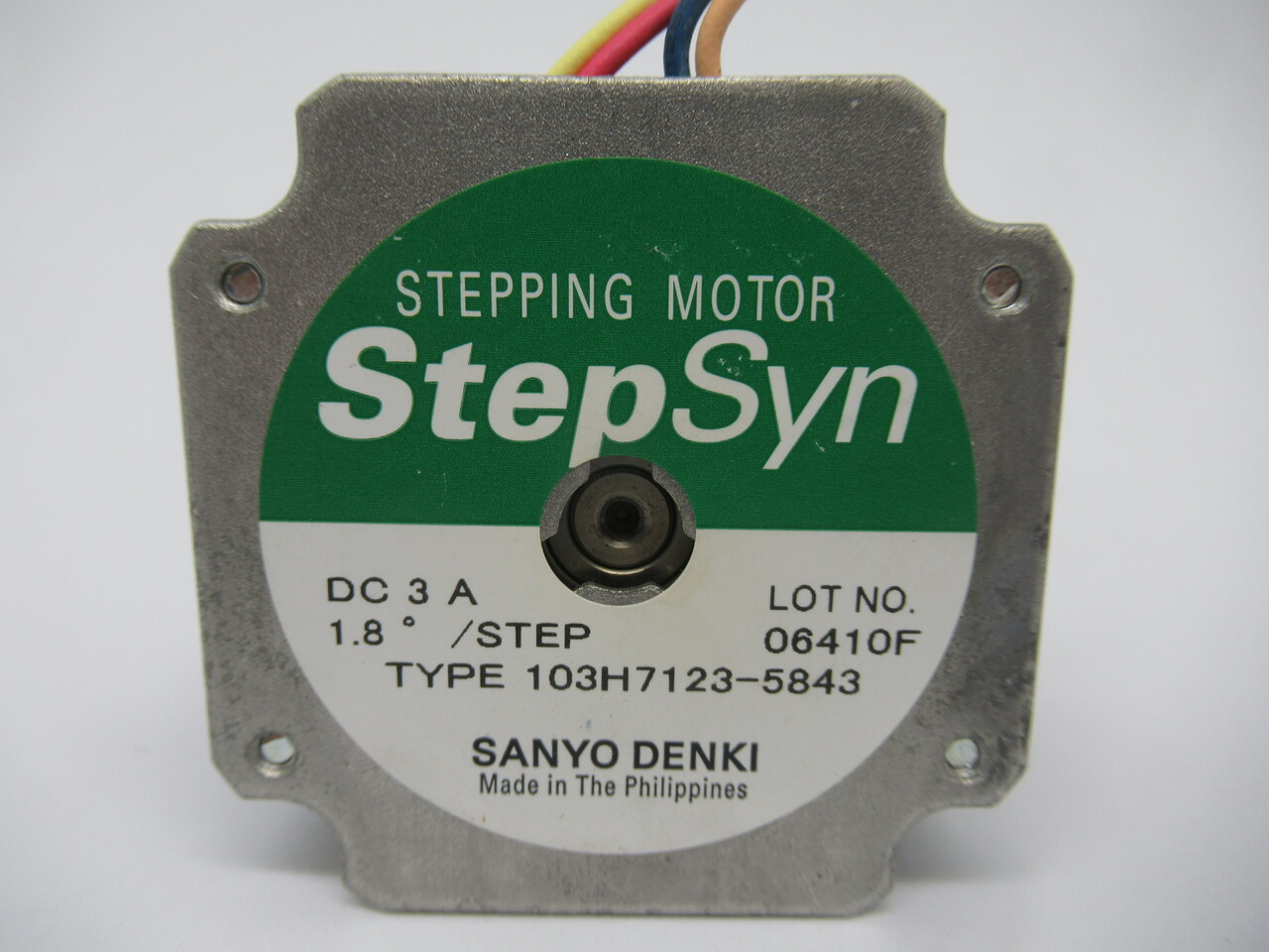 Sanyo Denki 103H7123-5843 DC Stepping Motor 3A 1.8 Degree/Step USED