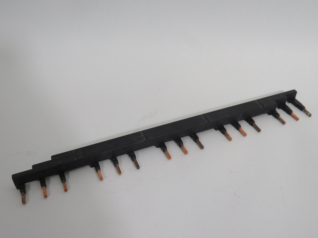 Allen-Bradley 140M-C-W545N Series A Compact Bus Bar 64A 600VAC USED