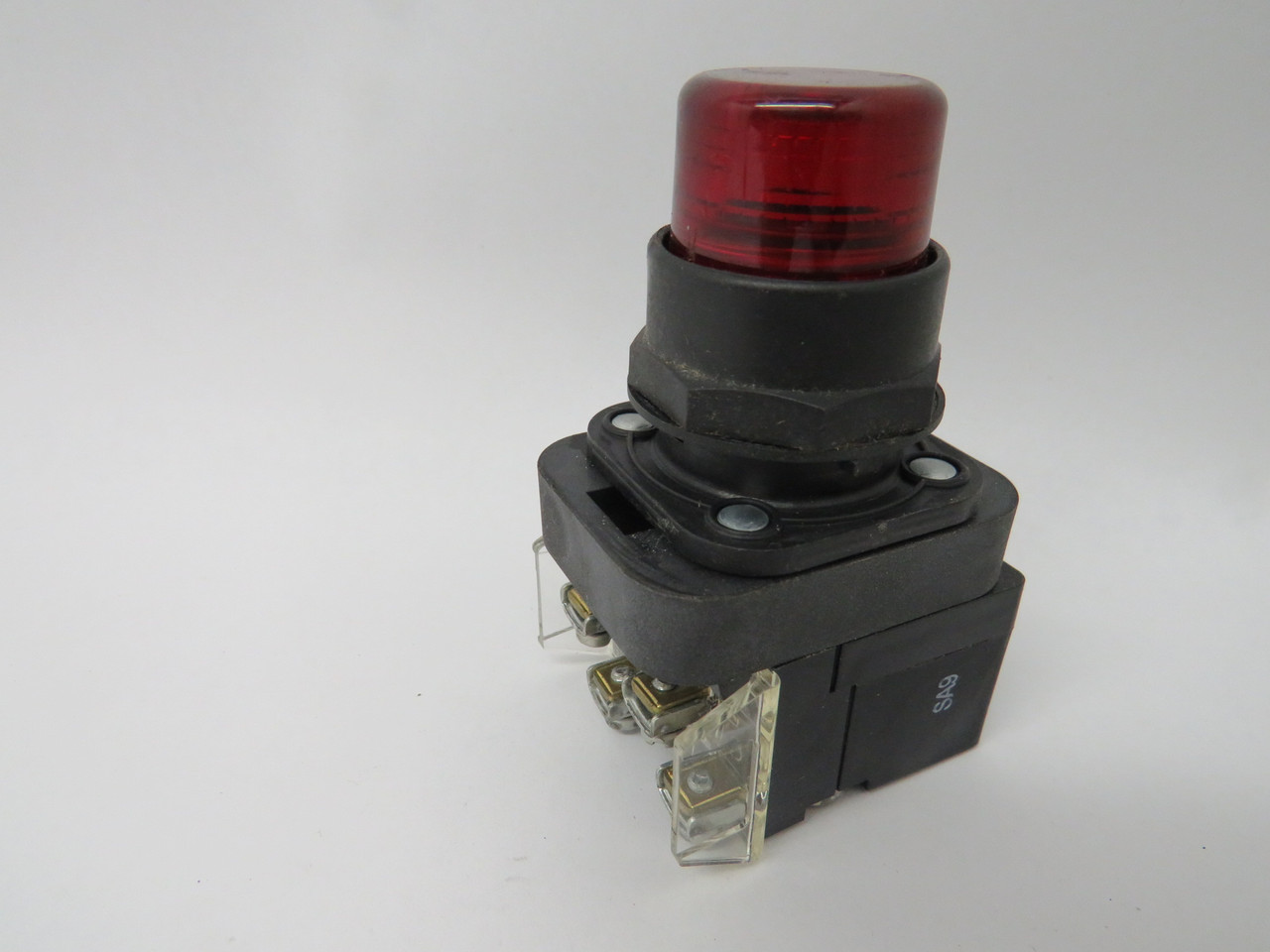 Allen-Bradley 800H-QRBH2R Red Push Button 12-130VAC/DC 1NO 1NC USED