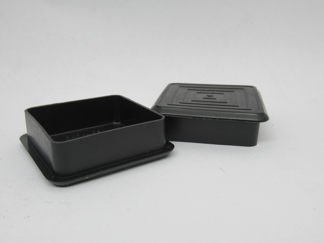 Caplugs FP-321 Square Tubing Finishing Plug 2"Tube 11GA Lot Of 46 NWB