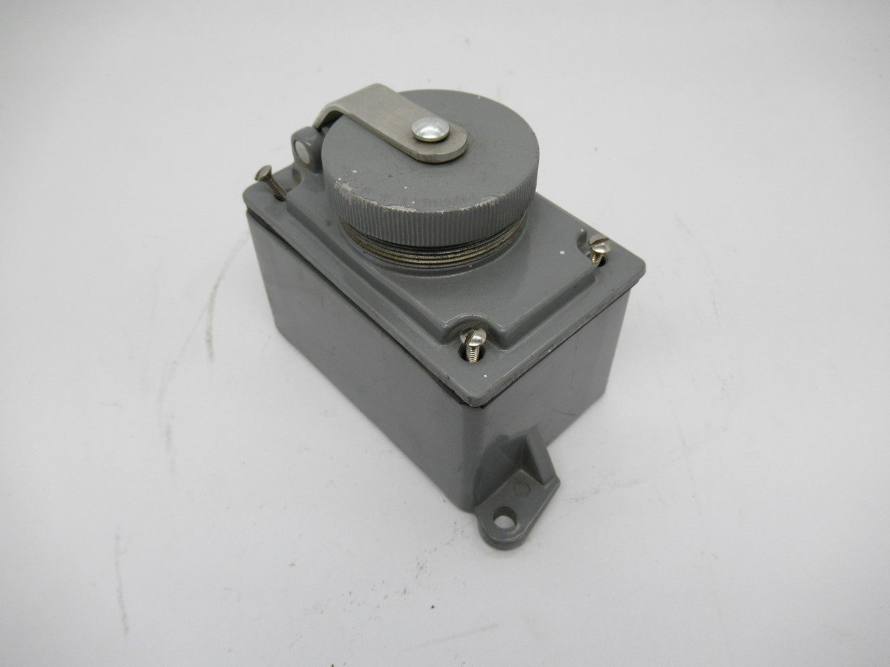 Russellstoll 3754 Enclosure c/w Ever-lok C-3816 20A 600VAC 30A 250VAC/DC USED