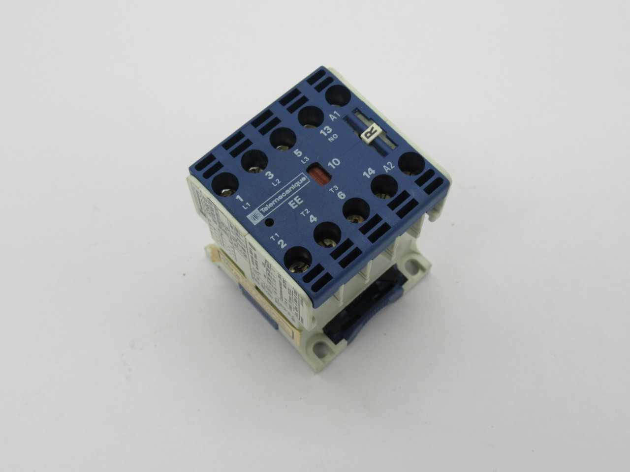 Telemecanique LC1-EE03 Mini Contactor 24V 50/60HZ USED