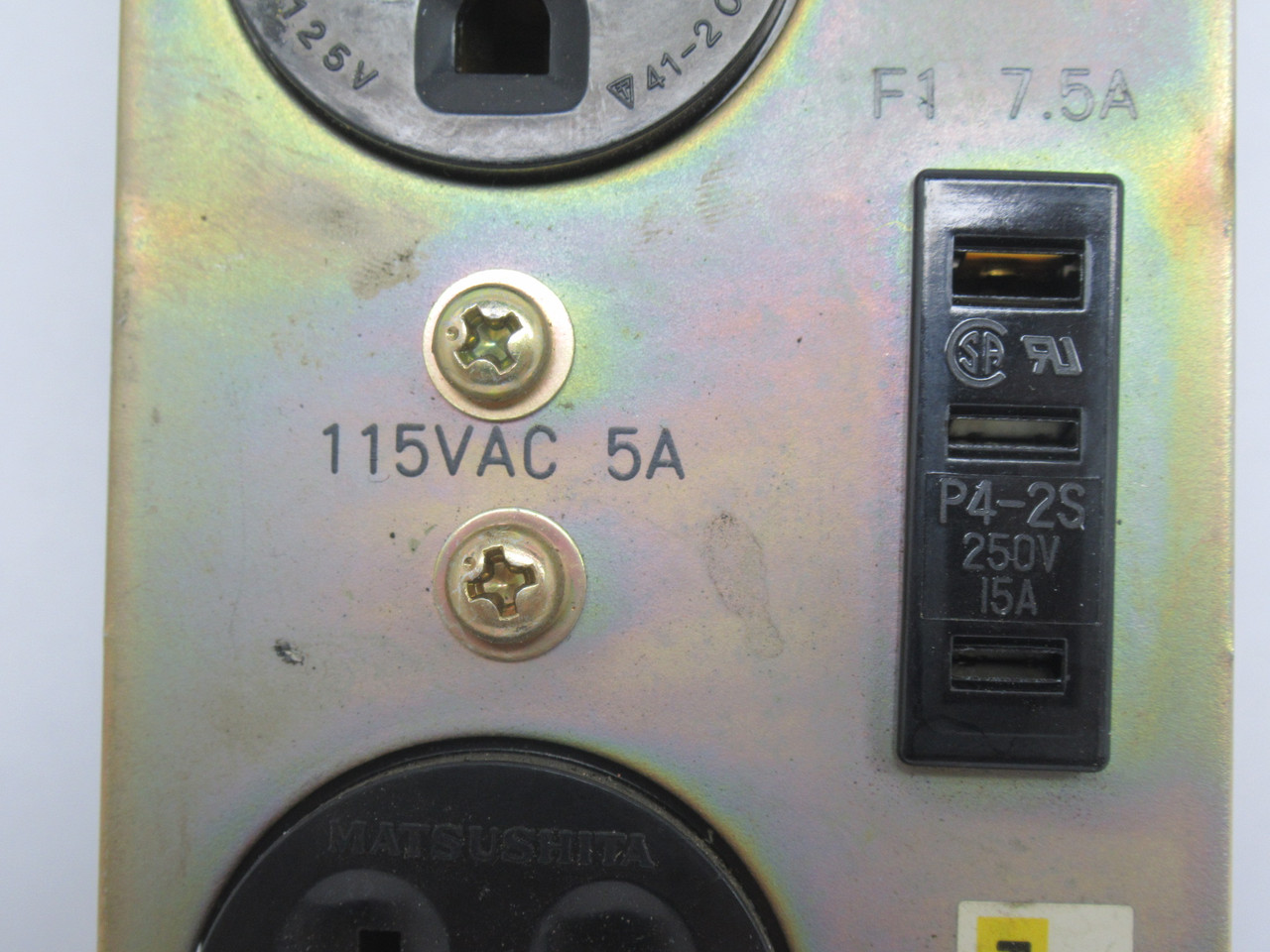 Fanuc A05B-2051-C021 Dual Receptacle 115VAC 5A MISSING RELAY USED