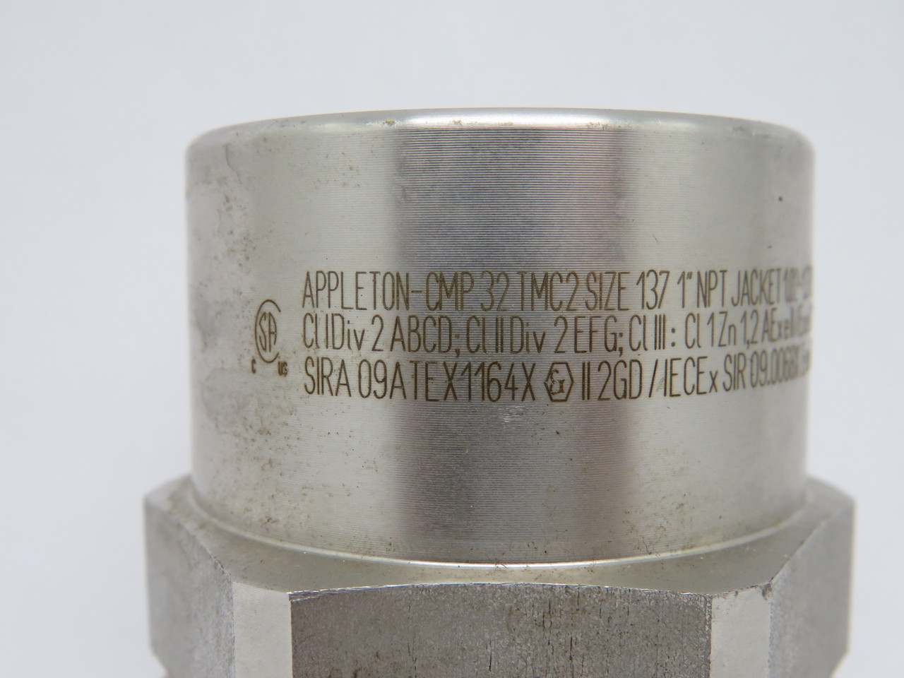 Appleton TMC2-100137NB Nickel-Plated Brass Connector 1"NPT USED