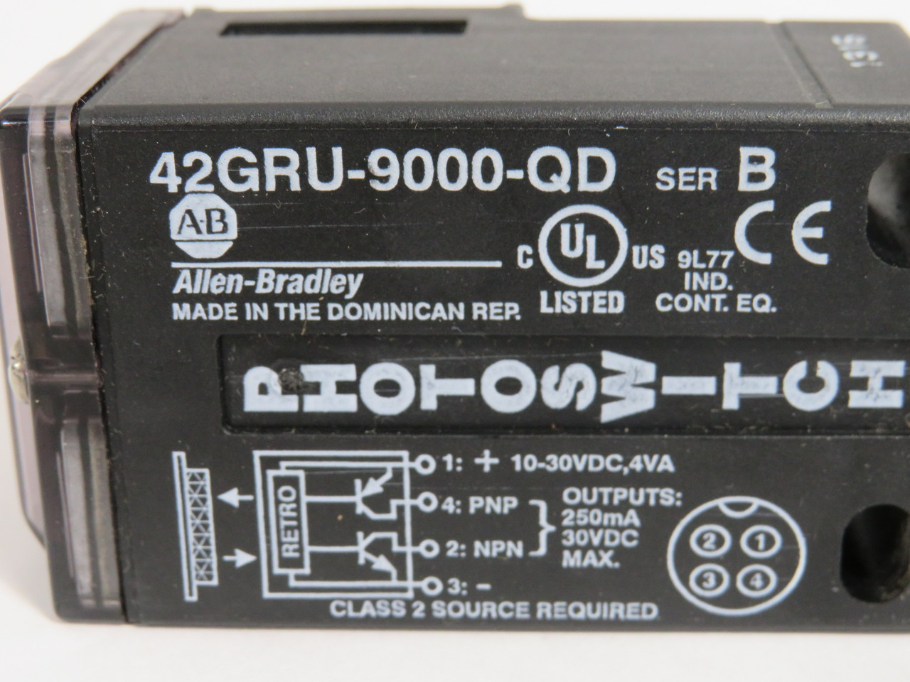 Allen-Bradley 42GRU-9000-QD Ser B Reflective Sensor 10-30VDC 4VA 9100 Range USED