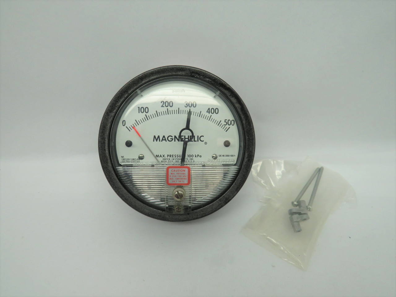 Dwyer 2000-500PA Magnehelic Pressure Gauge 0-500Pa SHELF WEAR NEW