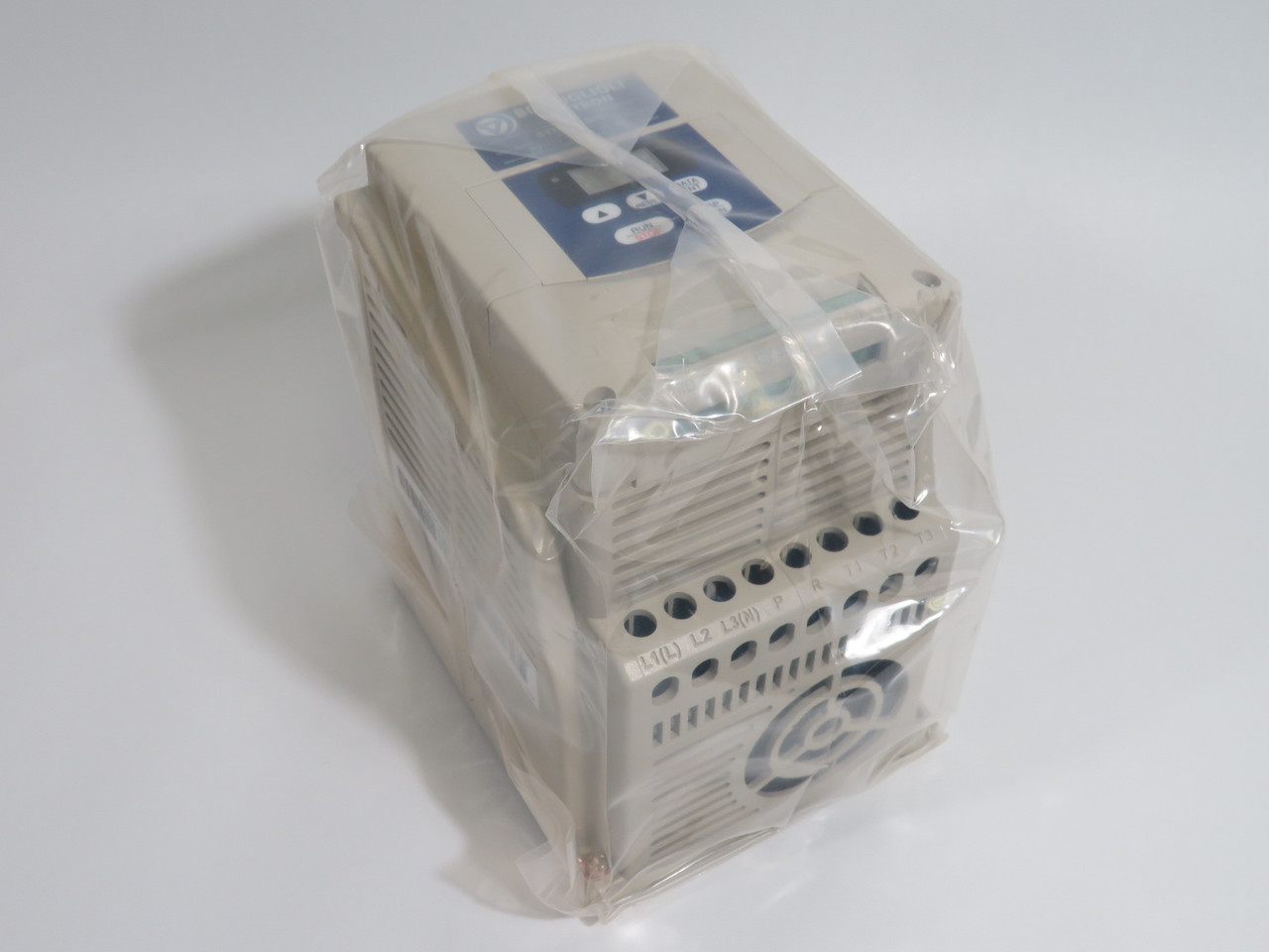 Bonfiglioli SYN10-T-400-05-AF Variable Speed AC Drive 1HP 3Ph 0-460V 0-200Hz NEW