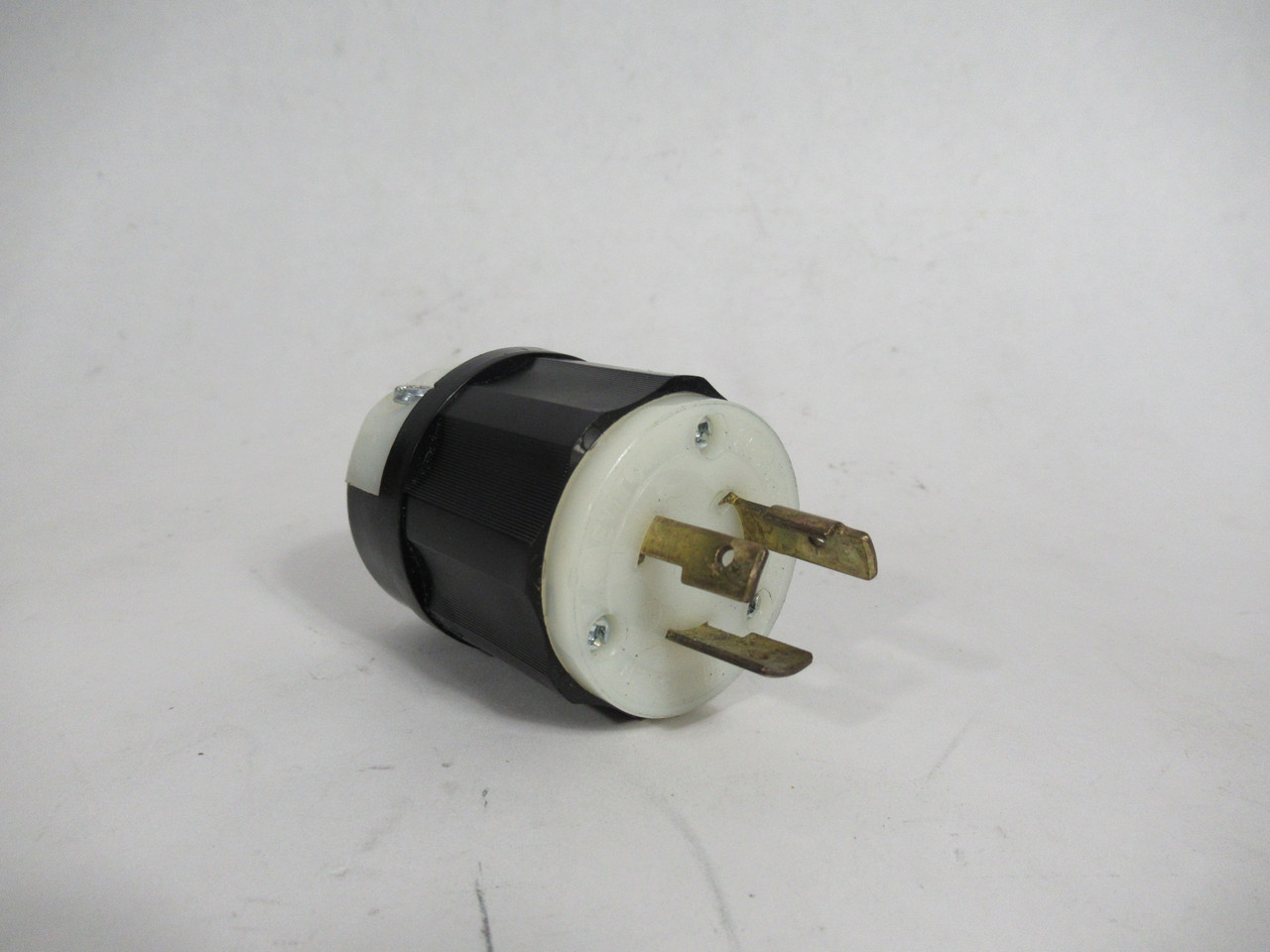 Leviton 2311 Turn & Pull Grounded Plug 20A 125V 2P 3Wire L5-20P USED