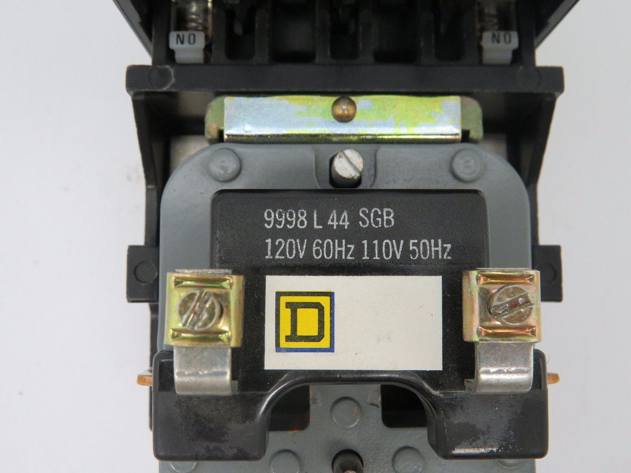 Square D 8501-H020 Control Relay 110/120V 60A 50/60Hz USED