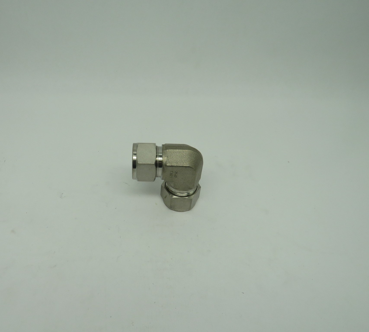 Swagelok SS-1210-95C11 Tube Fitting Union Elbow 3/4" Tube OD NOP