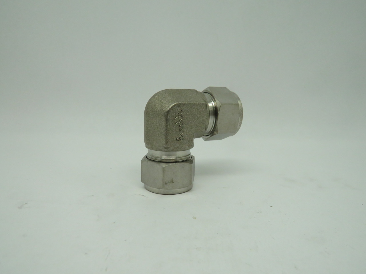 Swagelok SS-1210-95C11 Tube Fitting Union Elbow 3/4" Tube OD NOP