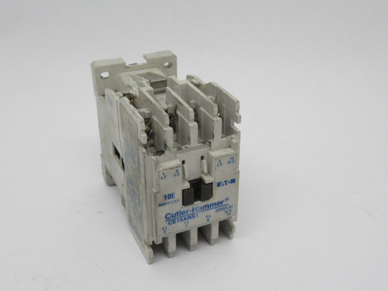 Cutler-Hammer CE15ANS3AB Contactor 110/120V 50/60Hz *Dirt* USED