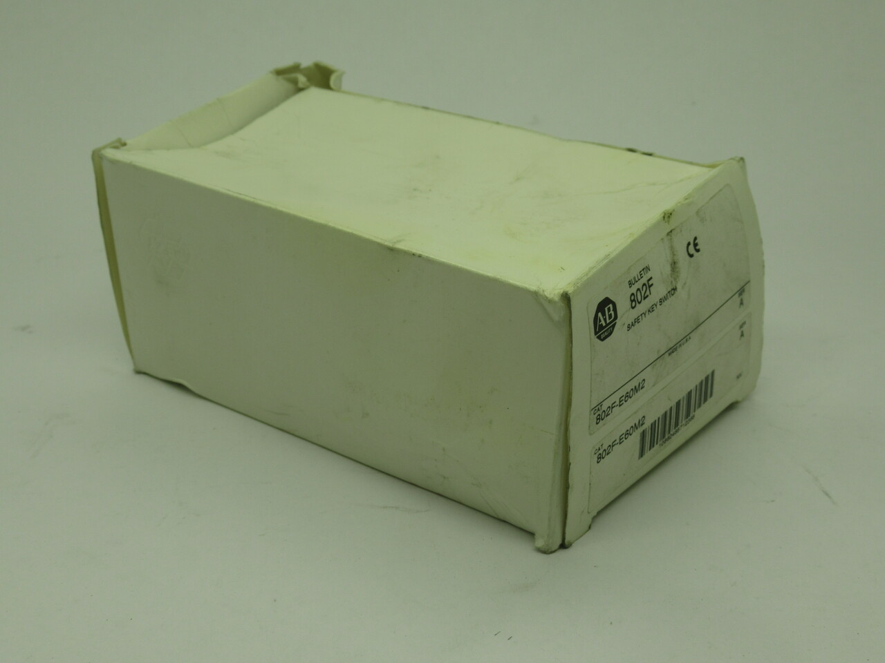 Allen-Bradley 802F-E60M2 Safety Switch w/Key Series A 10A 500V *DAMAGED BOX* NEW