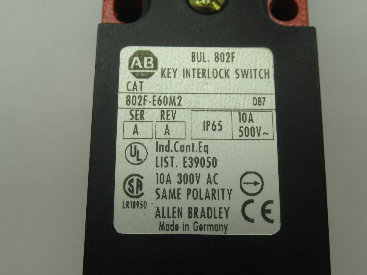 Allen-Bradley 802F-E60M2 Safety Switch w/Key Series A 10A 500V *DAMAGED BOX* NEW