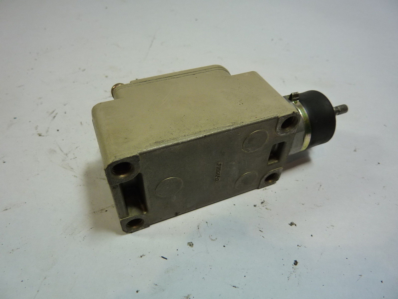 Omron WLNJ Limit Switch Spring Coil USED