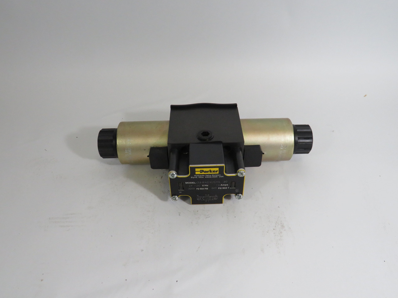 Parker D3W4CNJC45 Directional Control Solenoid Valve 24VDC 1.5A 3000PSI MAX NEW