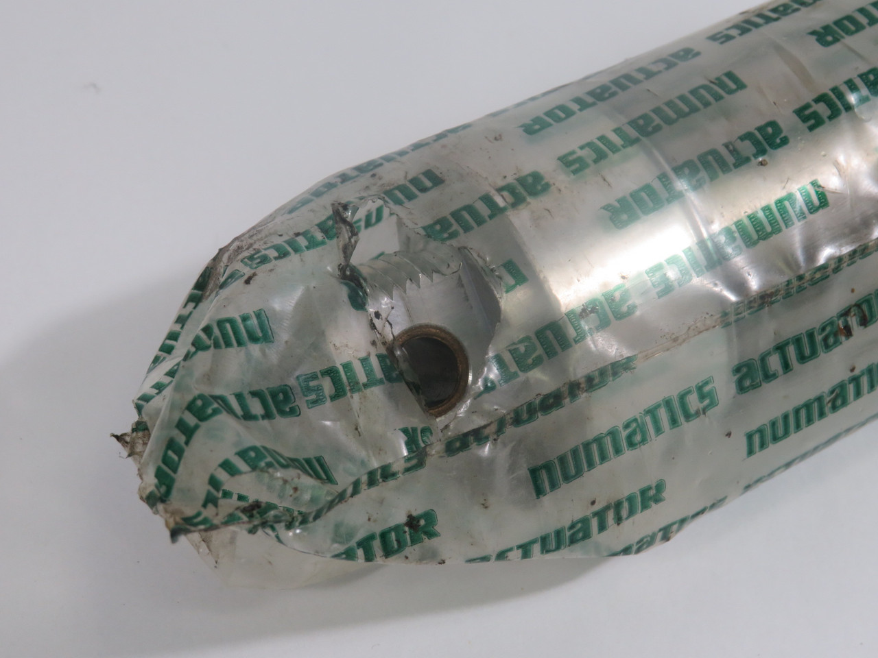 Numatics 2000D02-03A-01 Double Acting Cylinder 2" Bore 3" Stroke Damaged Bag NWB