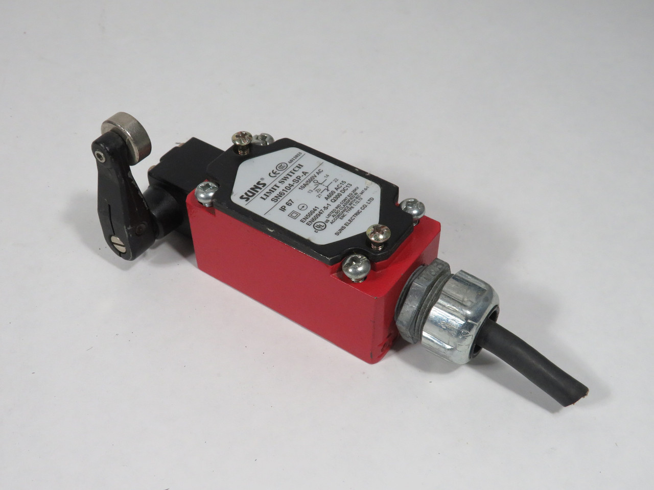 Suns SN6104-SP-A Fixed Rotary Lever Safety Limit Switch 500VAC 10A USED