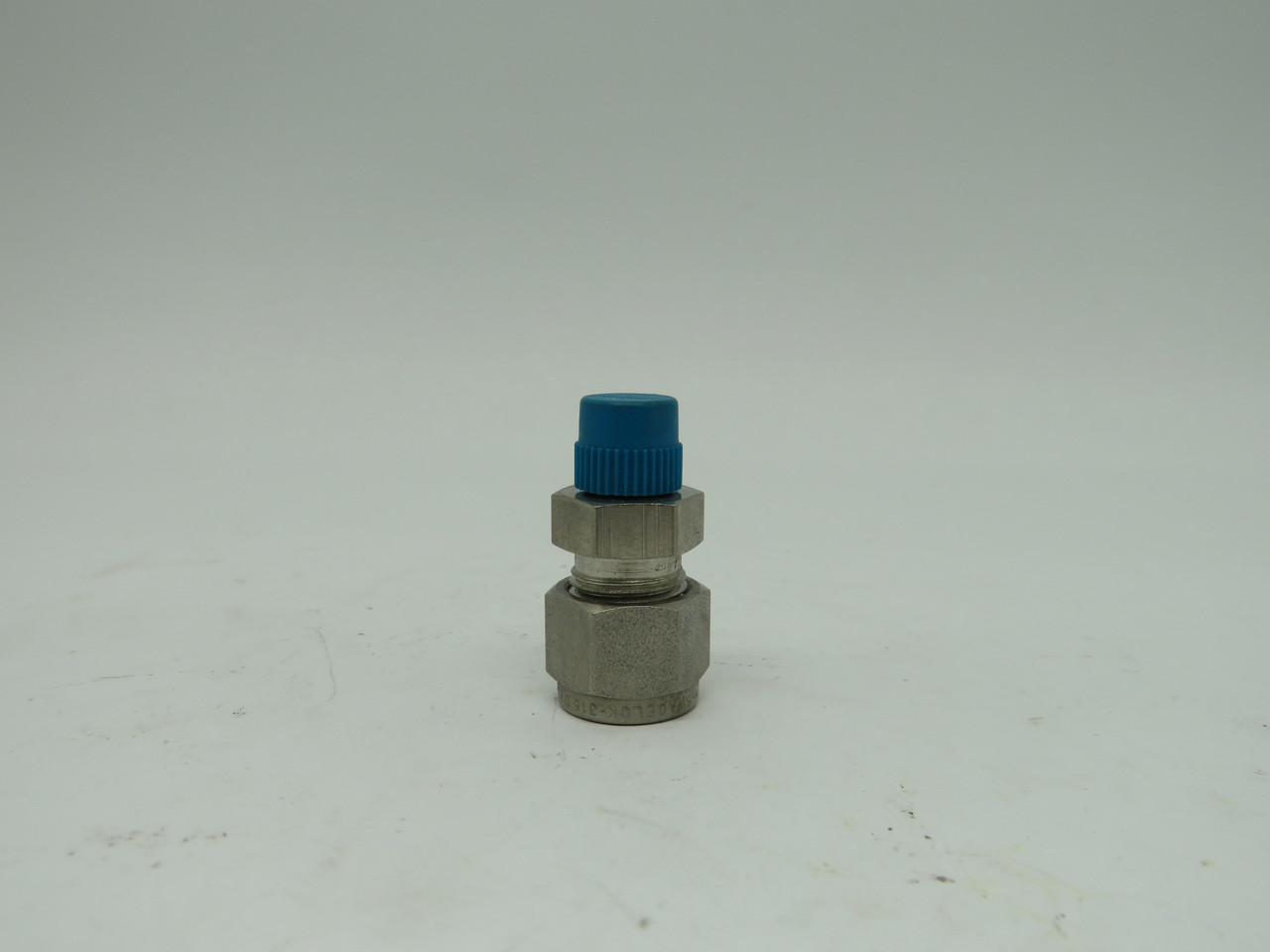 Swagelok SS-600-1-2 Tube Fitting Male Connector 3/8" Tube OD 1/8" Male NPT NOP