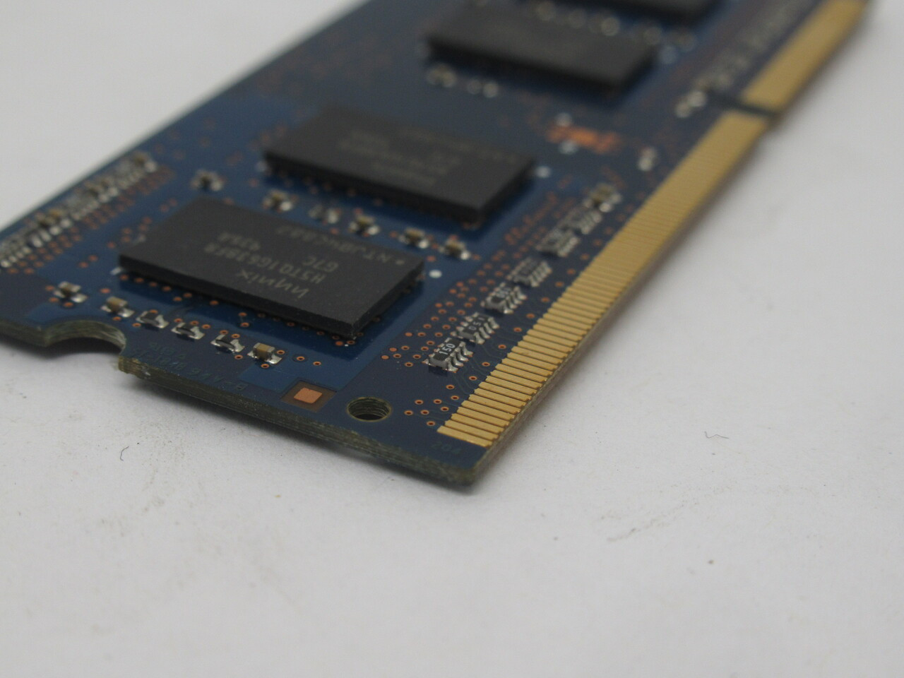 Hynix HMT112S6BFR6C-G7 N0 AA SDRam Memory Module 1GB 1066MHz USED