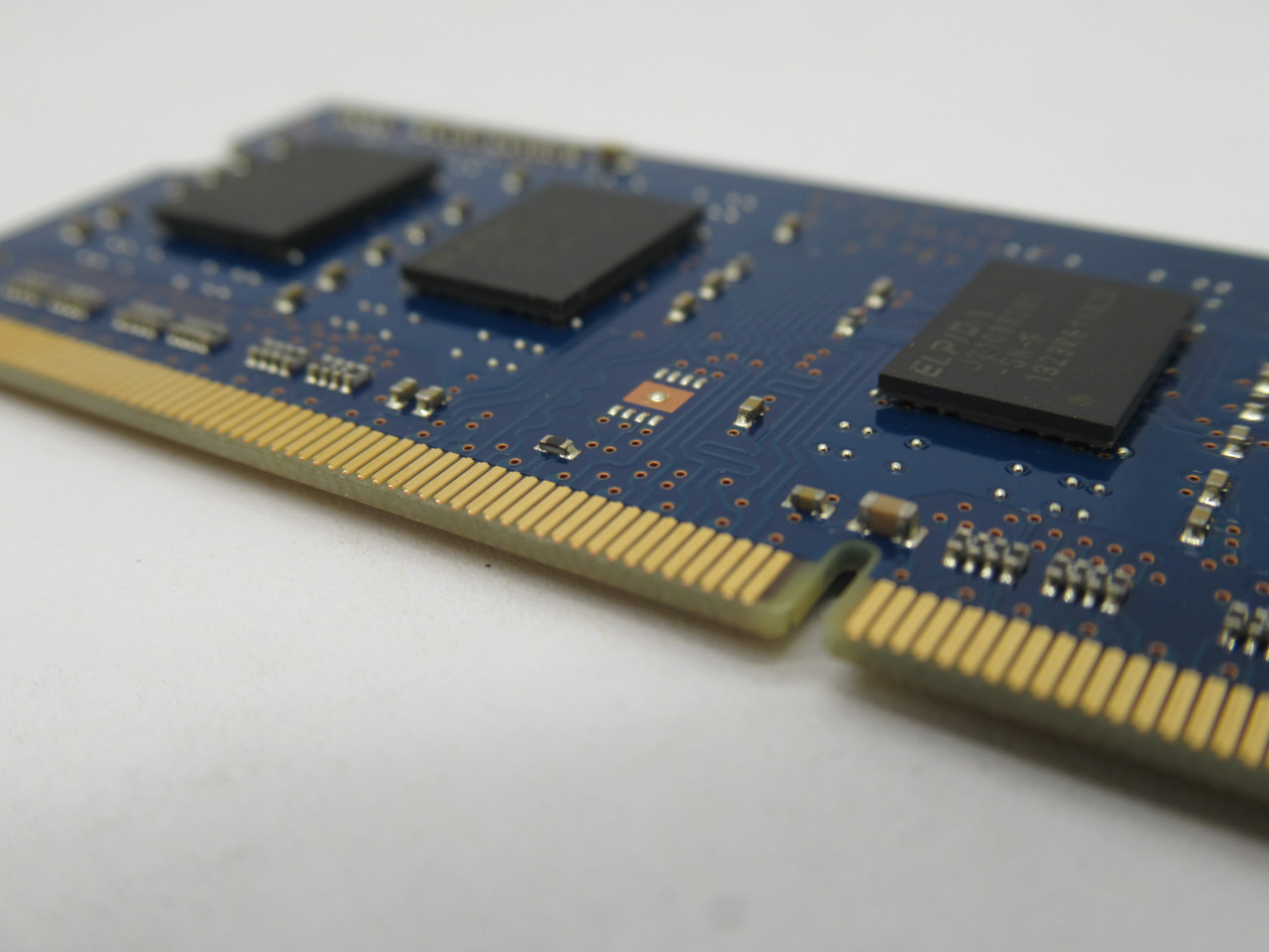 Elpida EBJ20UF8BDU0-GN-F SDRam Memory Module 2GB 1600MHz USED