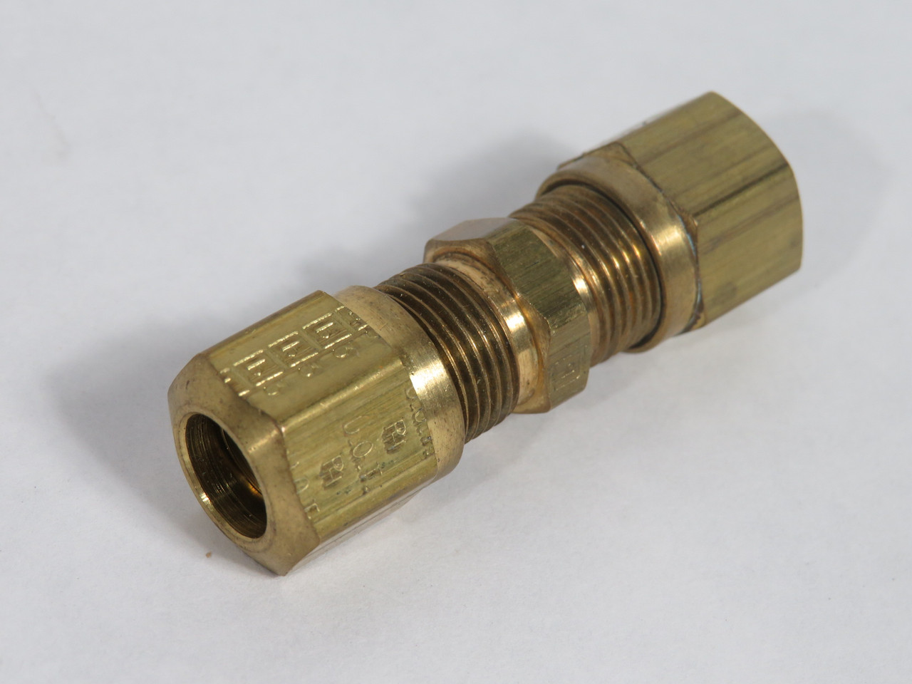 Generic Brass Compression Fitting 1/4 Male NPT 3/8 Tube OD Lot of 4 USED  - Industrial Automation Canada