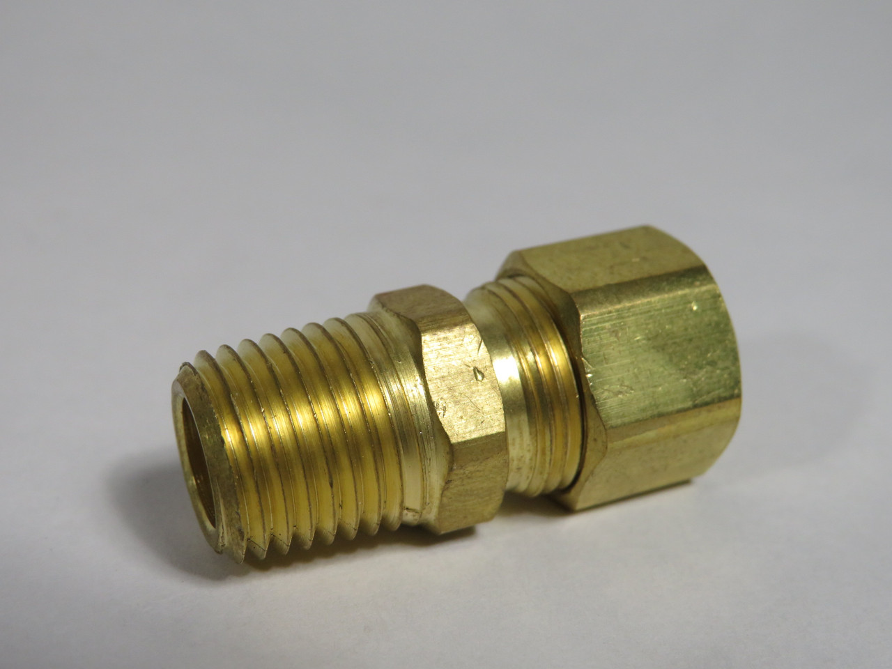 Generic Brass Compression Fitting 1/4" Male NPT 3/8" Tube OD Lot of 4 USED
