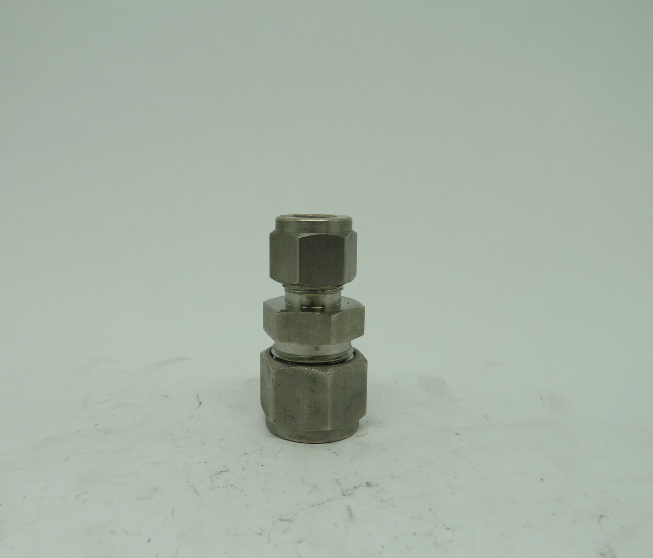 Swagelok SS-810-61-6 Tube Fitting Bulkhead Reducing Union 1/2" x 3/8" NOP