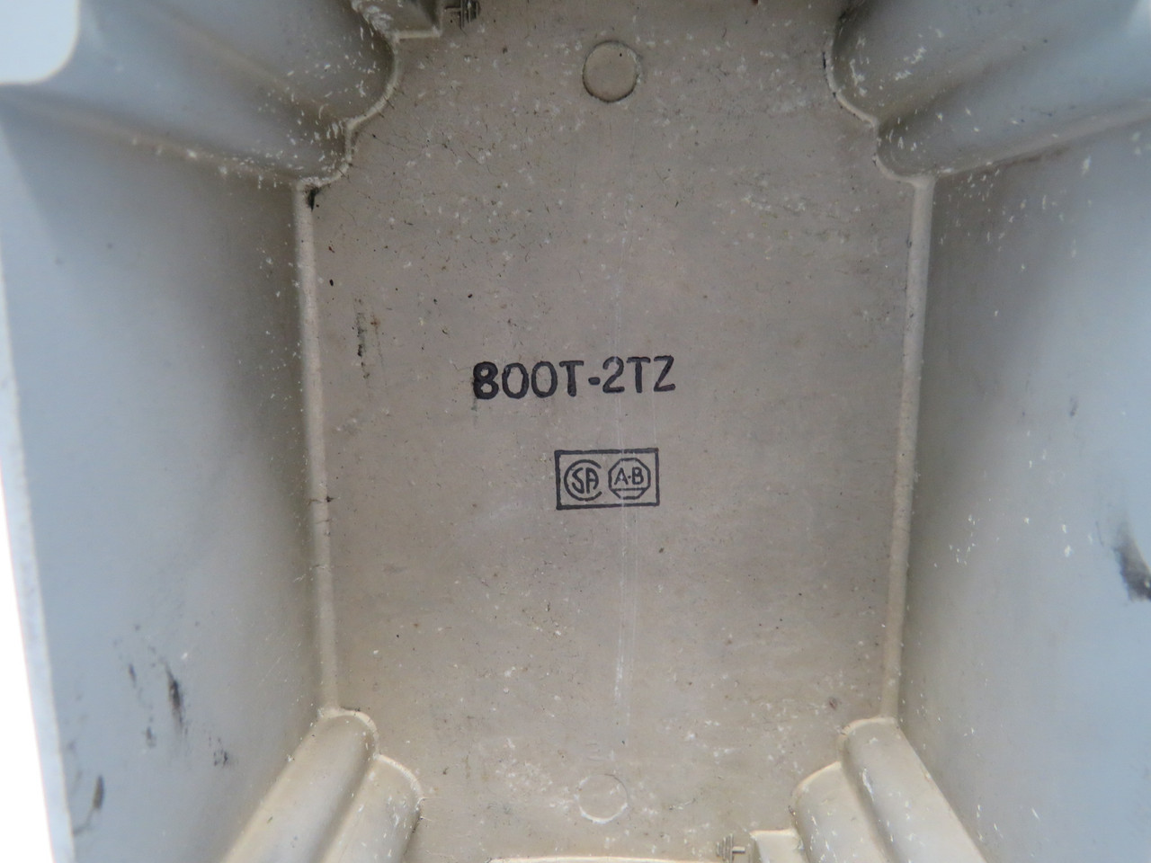 Allen-Bradley 800T-2TZ Push Button Enclosure 2 Port 4.5x3x3 USED