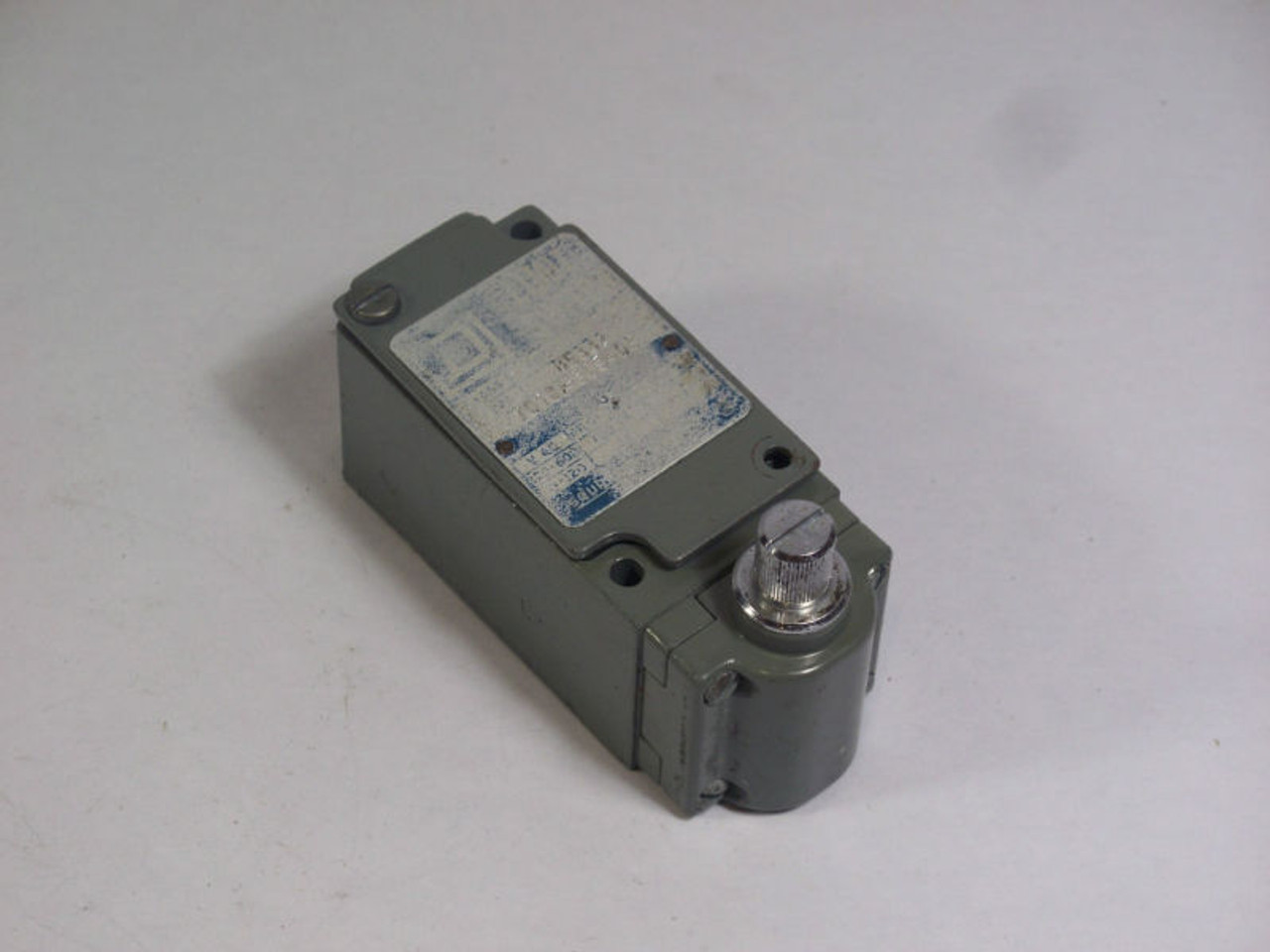 Square D B53B2 LIMIT SWITCH 600V 10A USED