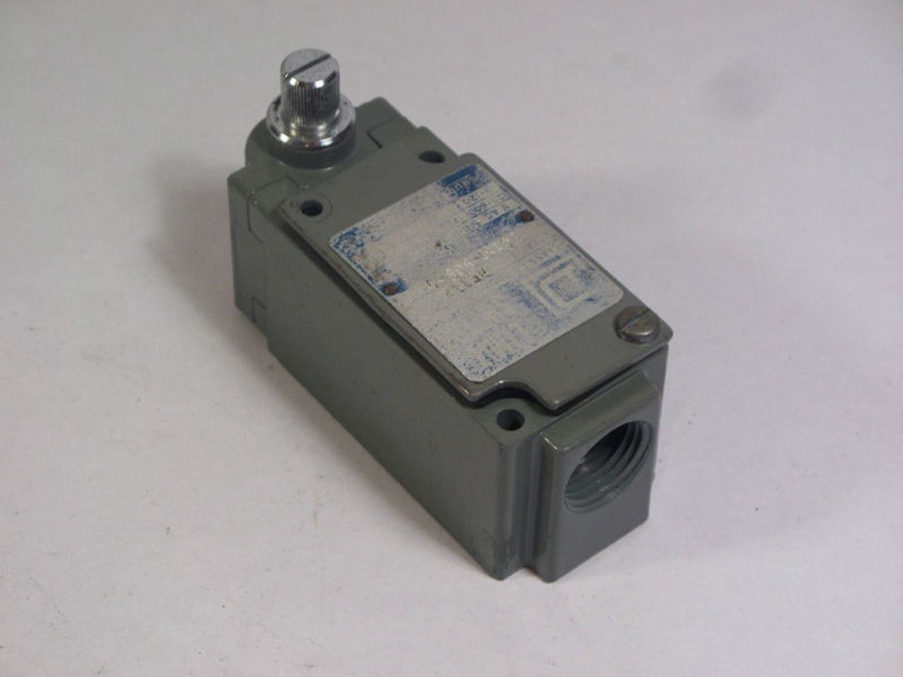 Square D B53B2 LIMIT SWITCH 600V 10A USED