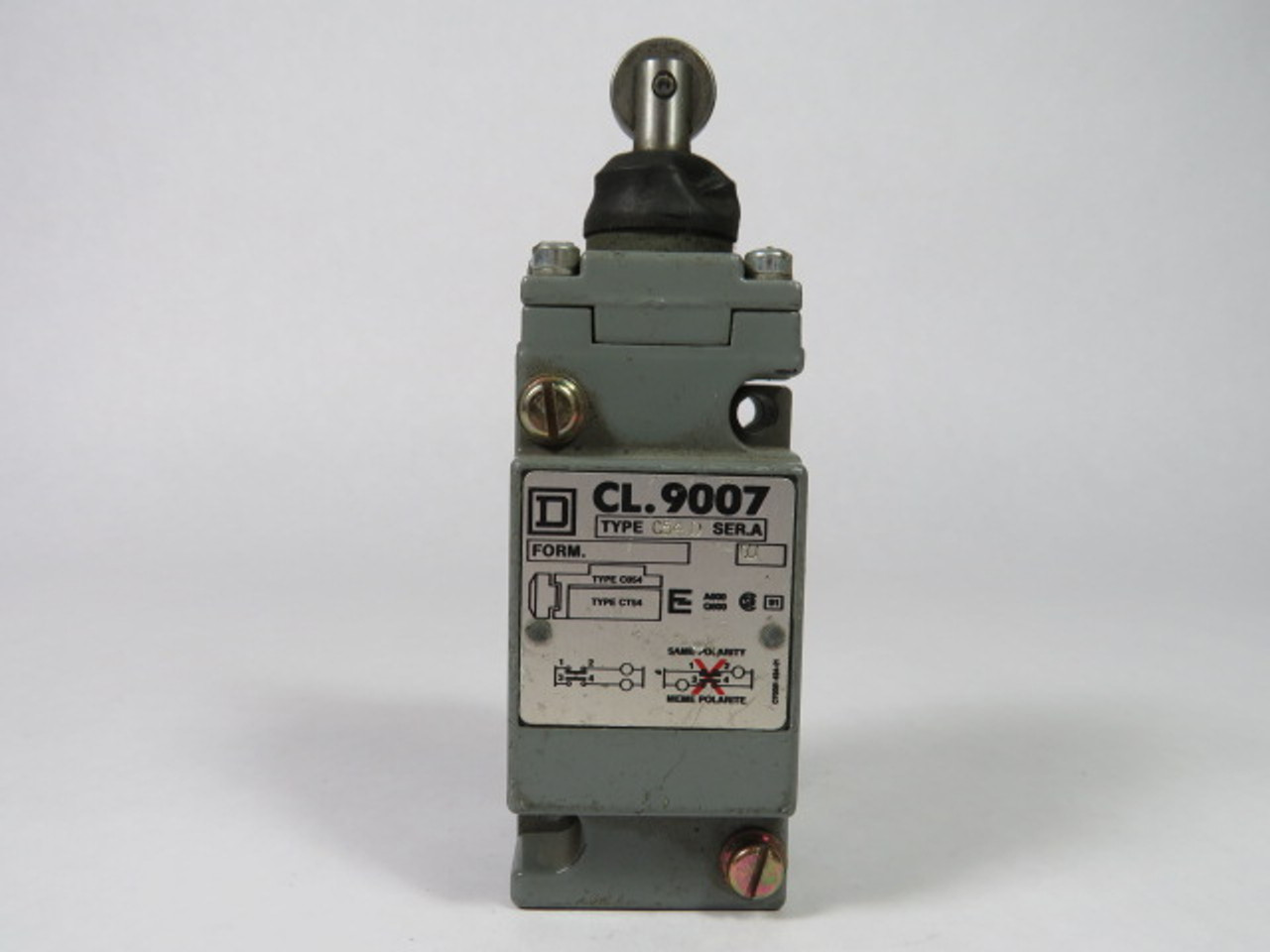 Square D 9007-C54D Limit Switch 10 Amp 600V USED