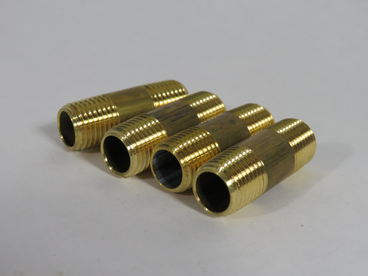 Generic Brass Pipe Nipple 1/4" NPT 1-1/2" Length Lot of 4 USED