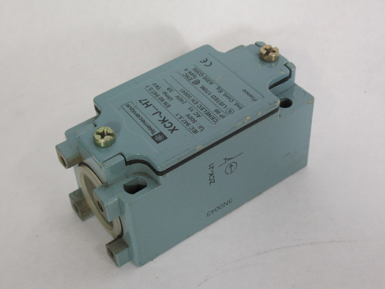 Telemecanique XCK-J1H7 Limit Switch 10A 240VAC ! NOP !