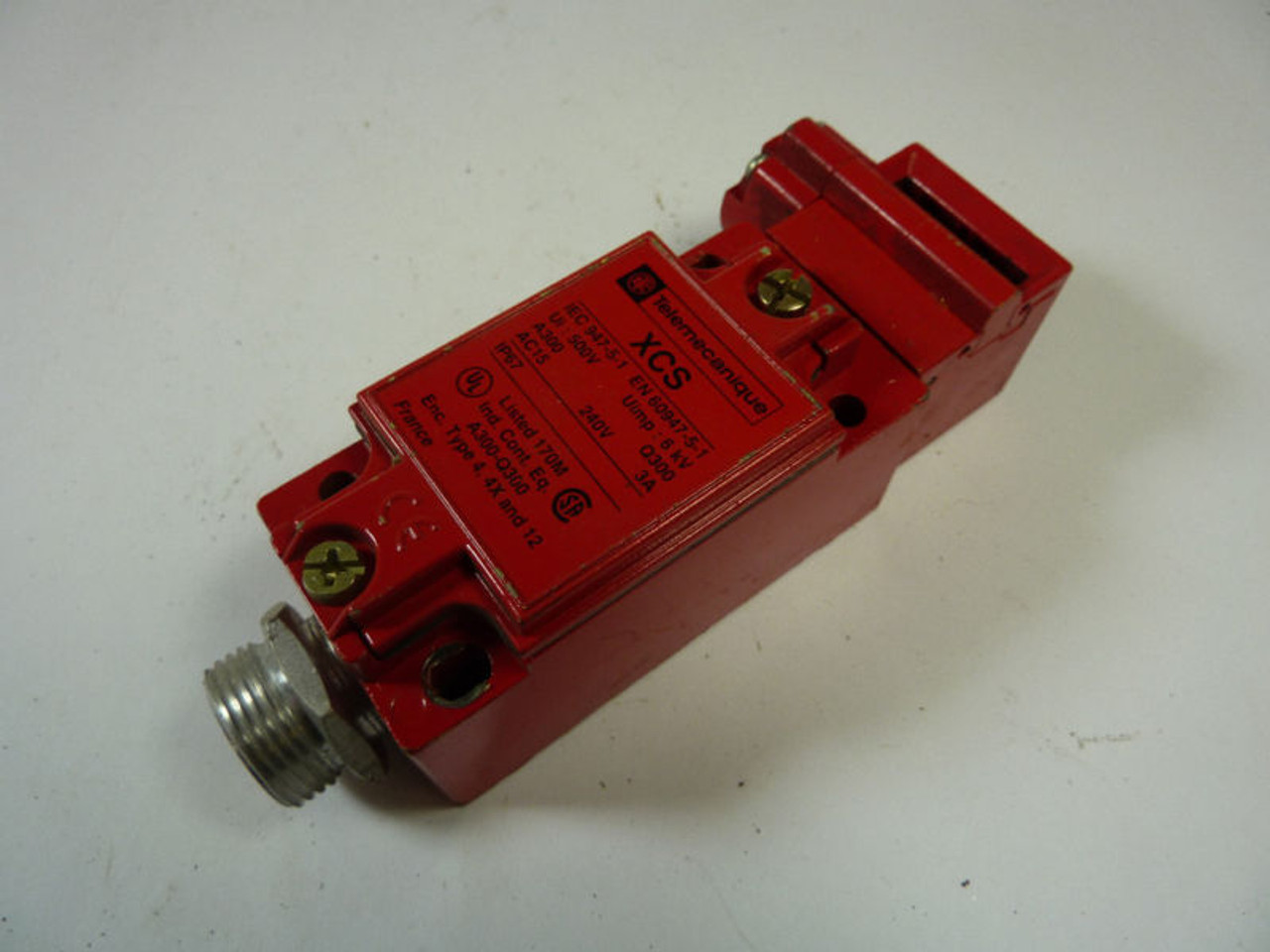 Telemecanique XCS-B703 Limit Switch 3 Amp 240V USED
