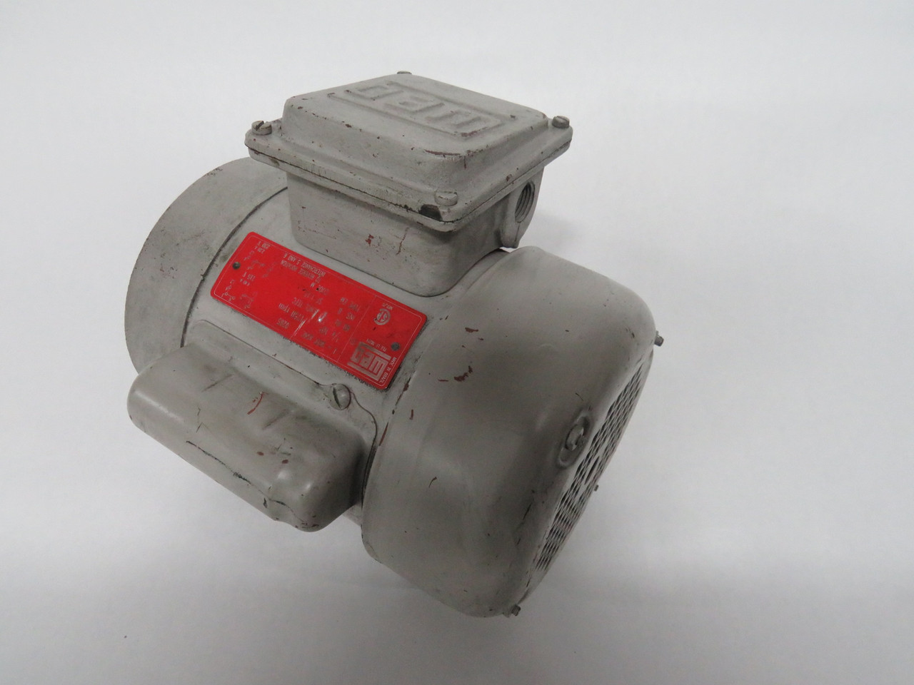 Weg 1/4HP 1750RPM 115V A56C Fr TEFC 1Ph 4.40A 60Hz USED