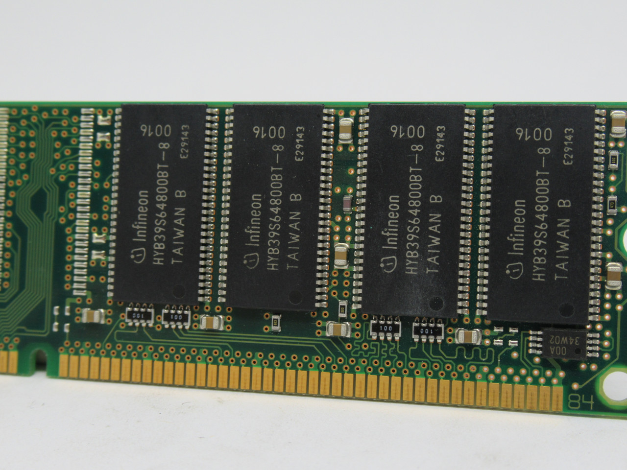 Infineon HYS64V16220GU-8-B SDRam Memory Module 128MB 100MHz USED