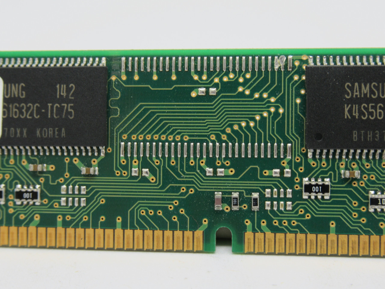 Samsung M366S1654CTS-C7AQ0 SDRam Memory Module 128MB 133MHz USED