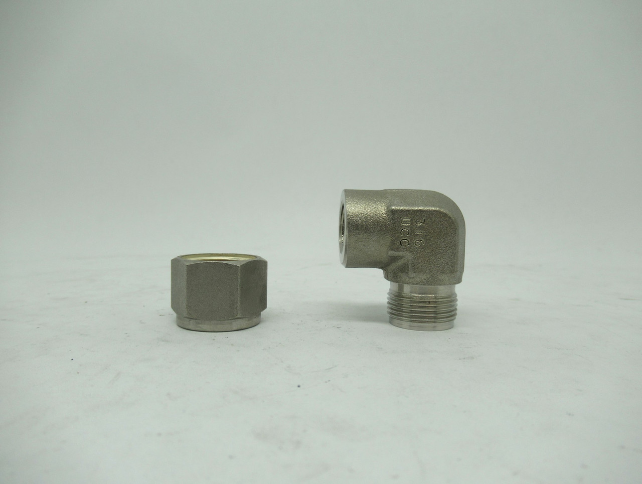 Swagelok SS-810-8-4 Tube Fitting Female Elbow 1/2" Tube OD x 1/4" Female NPT NOP