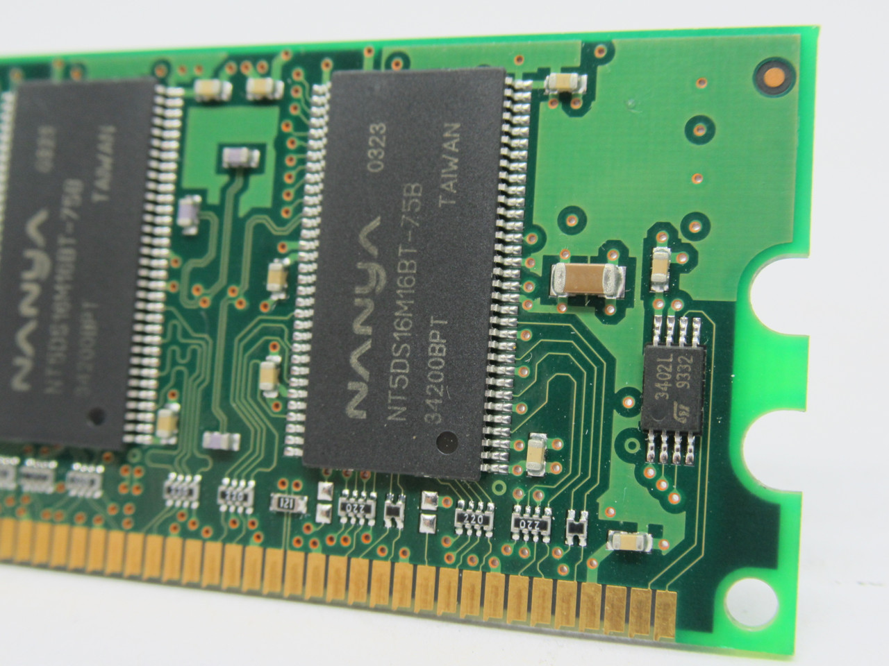 Nanya NT128D64SH4B1G-75B SDRam Memory Module 128MB 266MHz USED
