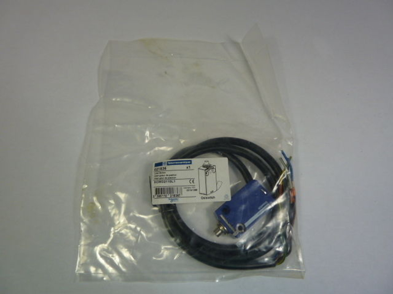 Telemecanique XCMD2110L1 Limit Switch 240VAC 5A ! NEW !