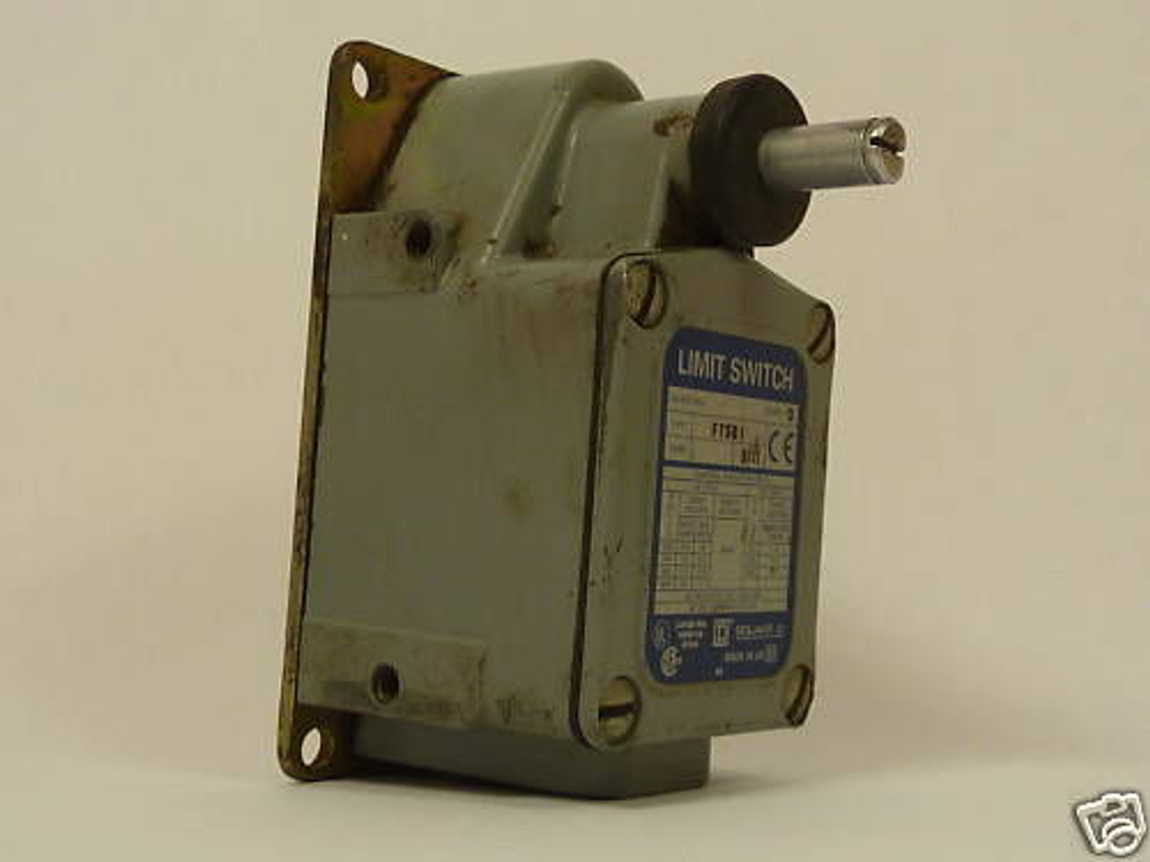 Square D Limit Switch Series D FTSB1 USED