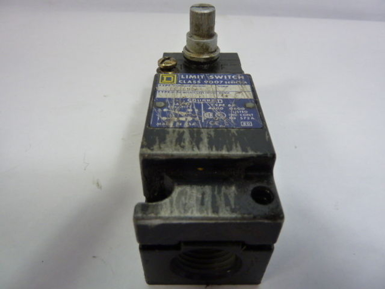 Square D AEQ3699 Class-9007 Series-A Limit Switch USED